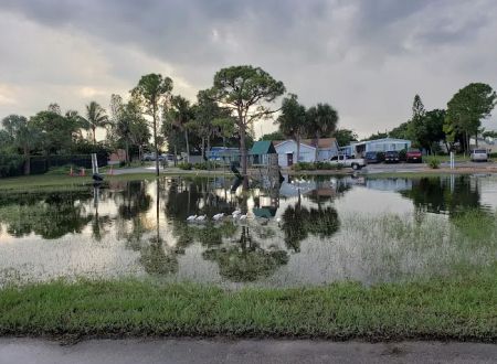 Hobe Sound Mobile Home Park 77