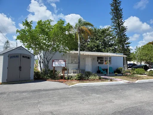 Hobe Village Mobile Home Park Picture 10