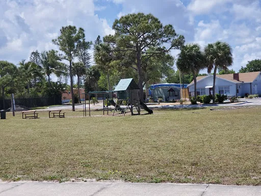 Hobe Village Mobile Home Park Picture 8