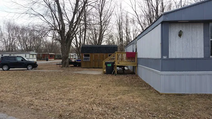 University Flats Mobile Home Park Picture 2