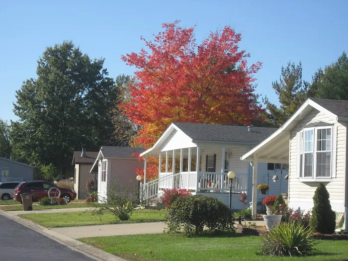 McDonald Mobile Homes & Country Meadows Communities Picture 3