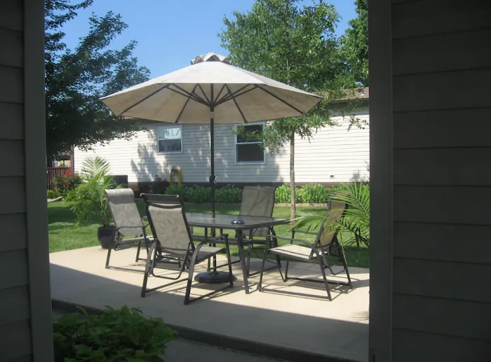 McDonald Mobile Homes & Country Meadows Communities Picture 8
