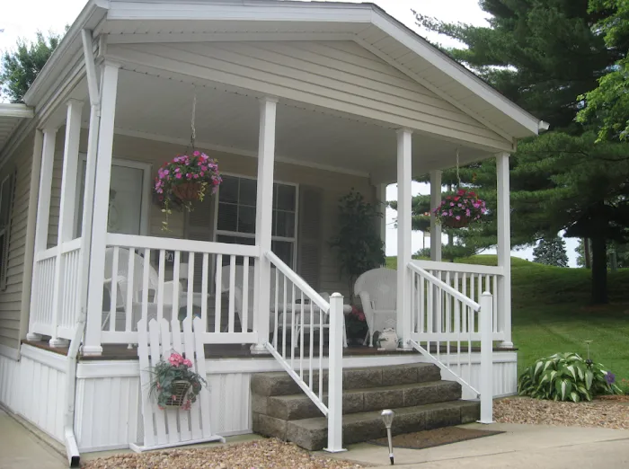 McDonald Mobile Homes & Country Meadows Communities Picture 9