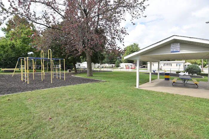 Castle Acres Manufactured Home Community Picture 9