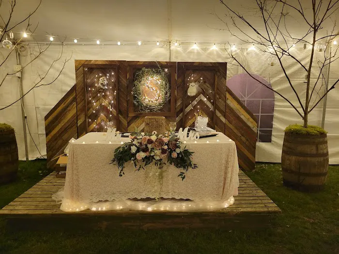 Holly Wood Hill Camping & RV and Crandon Saloon Event Center Picture 9