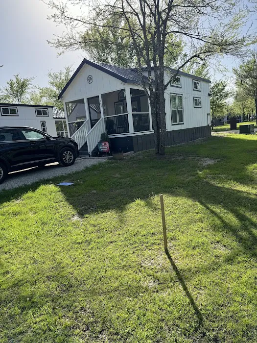 Hidden Forest Lake (RV Park Model Extended Stay RV Park) Picture 4