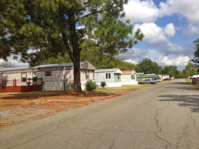 Hillcrest Village Mobile Home Picture 2