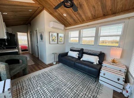 The Oaks on 37 Tiny Homes & RV Resort