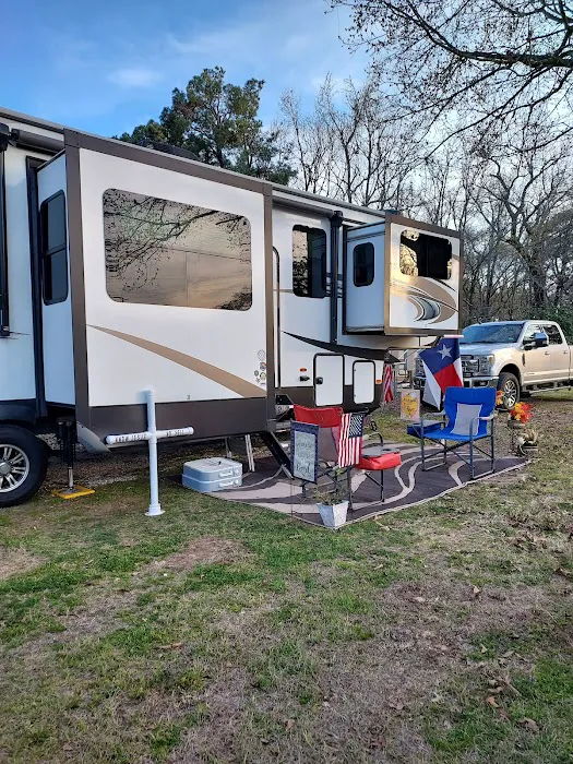 Lake Cypress Springs RV Park Picture 4