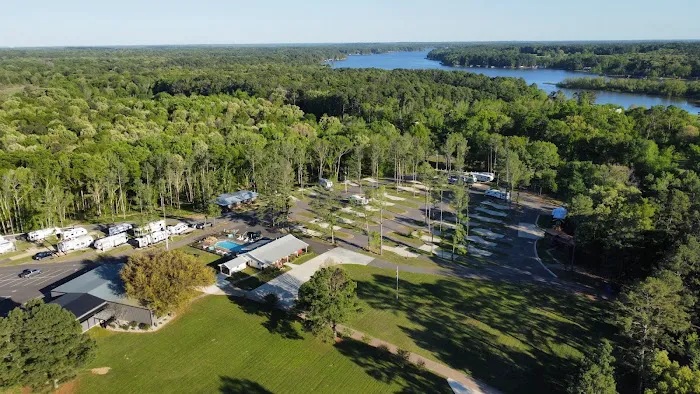 The Pines RV & Cabin Resort Picture 2