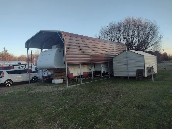 Tri-Lakes RV Park Picture 5