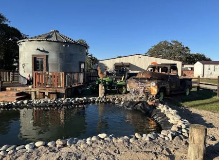 Rooster Ranch Rentals and RV Park