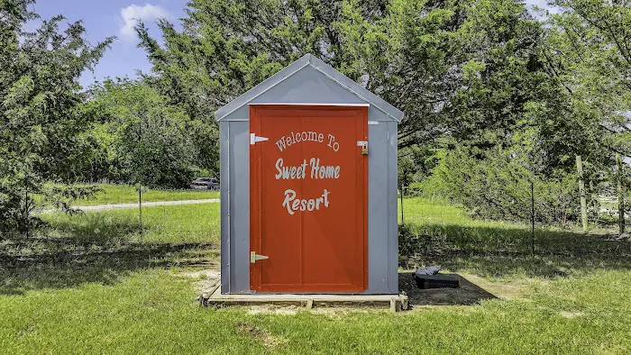 Sweet Home RV/Mobile Home Resort Picture 4