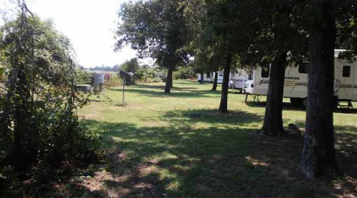 THREE PINES RV PARK Picture 1