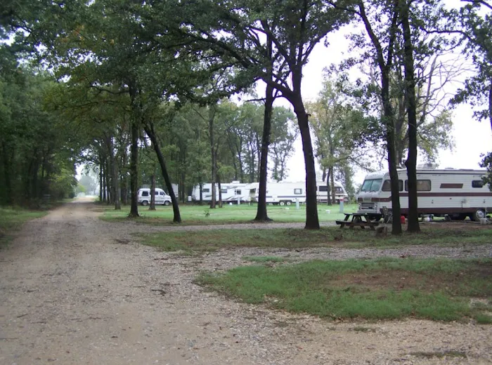 THREE PINES RV PARK Picture 3