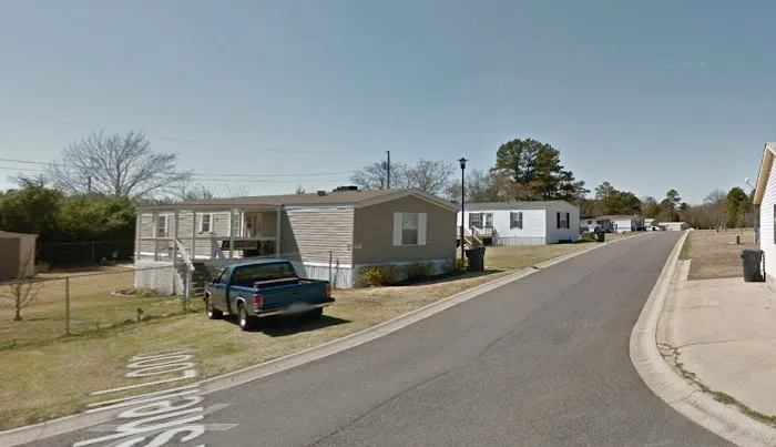 Pine Springs Mobile Home Park Picture 2