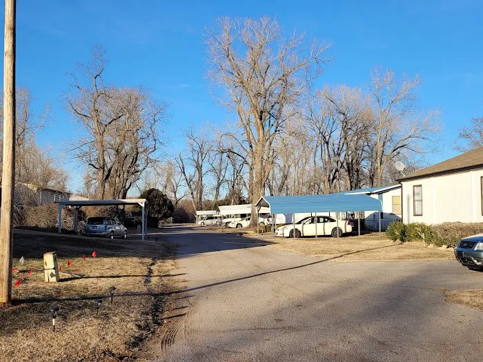 Sherwood Forest Mobile Home Community Picture 2