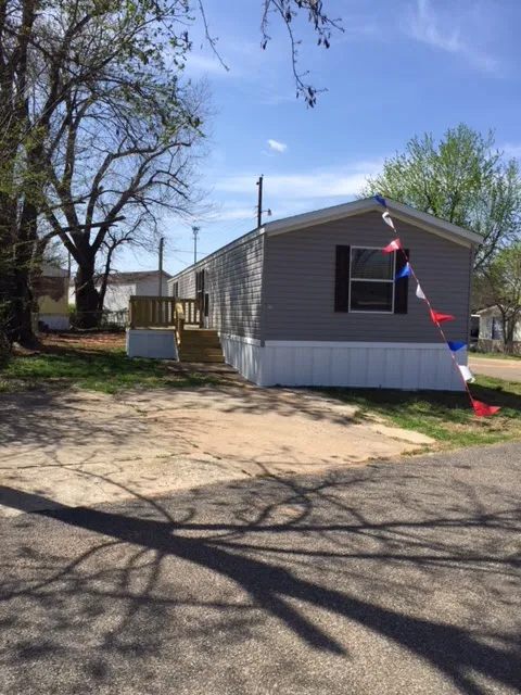 Parkway Mobile Home Community Picture 8
