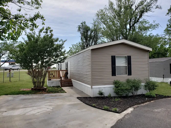 Parkway Mobile Home Community Picture 10