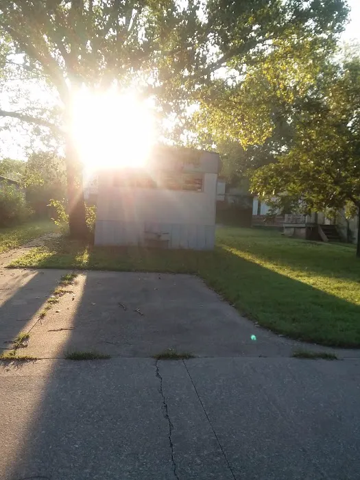 Hilltop Mobile Home Park Picture 5