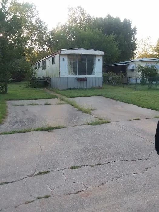 Hilltop Mobile Home Park Picture 3