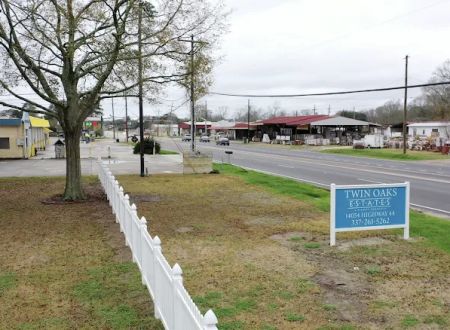 Twin Oaks Mobile Home Community