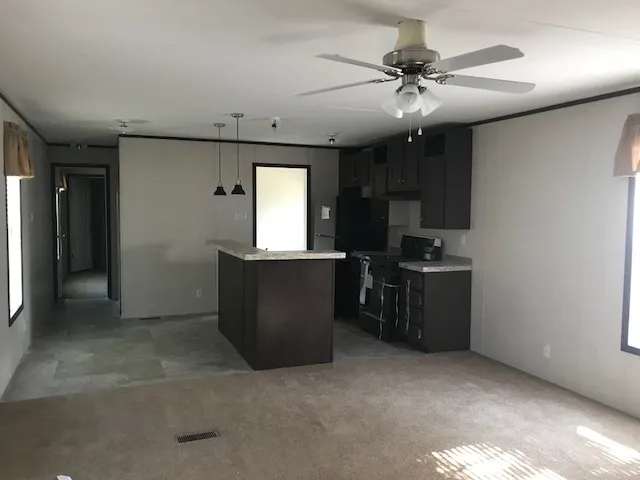 Hillview Mobile Home Park Picture 9