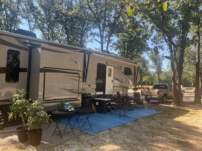 Tranquility In The Trees Retirement RV Park Picture 2