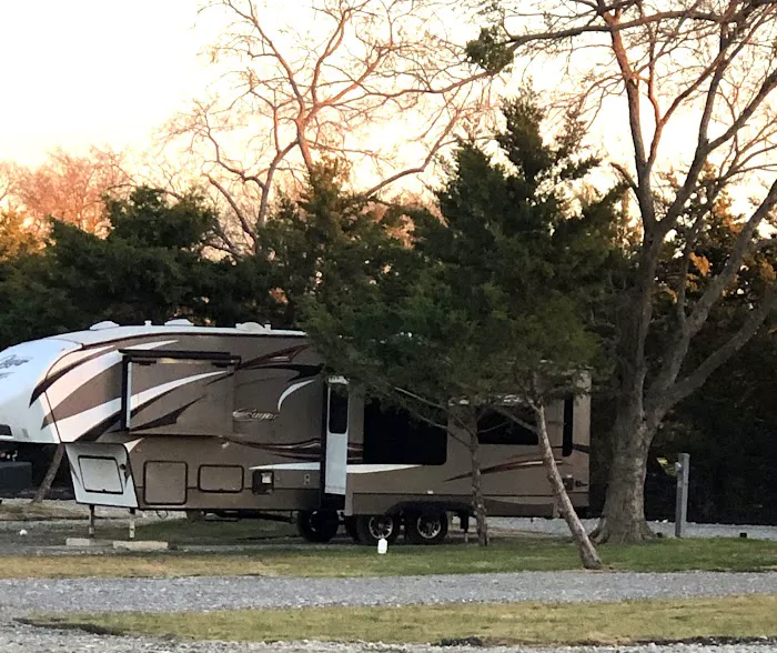 Creek Crossing RV Park Picture 4