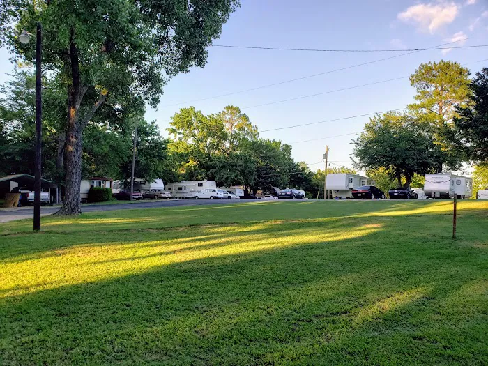 Sharpe's Pecan Estates Mobile Home/RV Park Picture 4