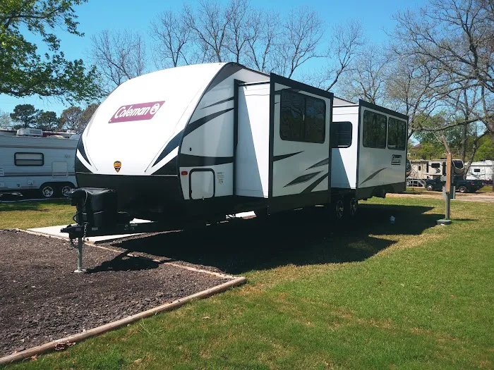 Sharpe's Pecan Estates Mobile Home/RV Park Picture 10