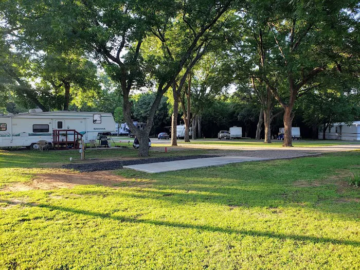 Sharpe's Pecan Estates Mobile Home/RV Park Picture 9