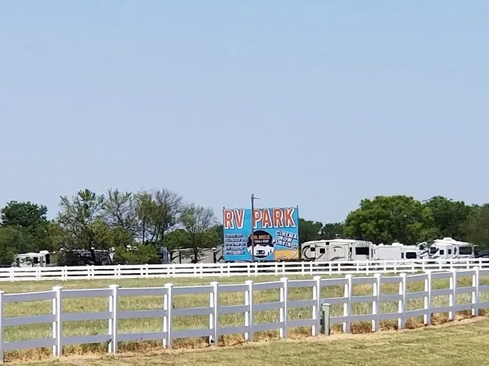 Cool Breeze RV Resort Picture 7