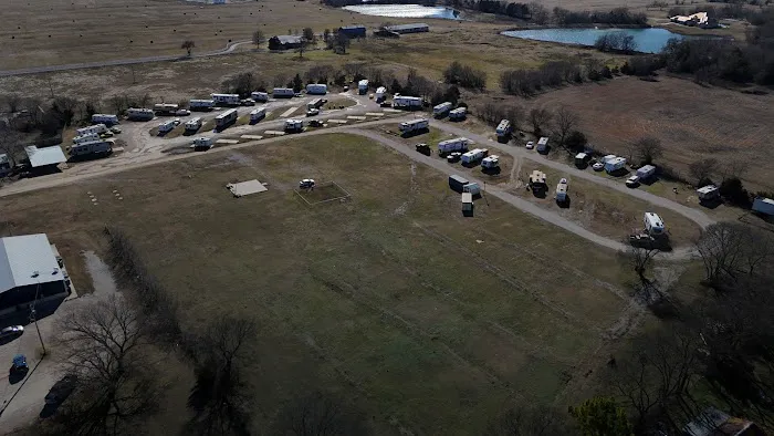 Cool Breeze RV Resort Picture 4