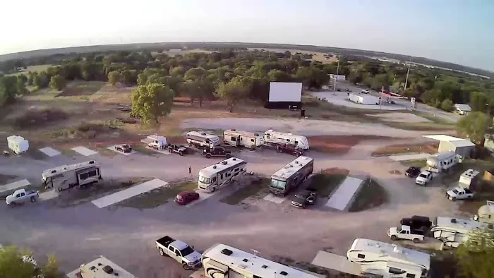 Cool Breeze RV Resort Picture 10