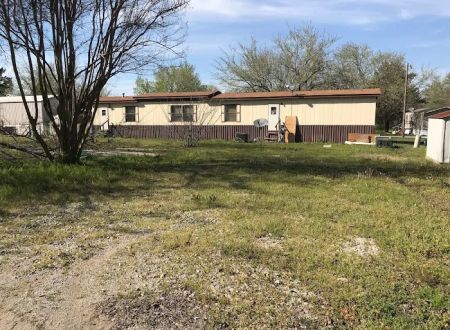 Plaza Mobile Homes Park