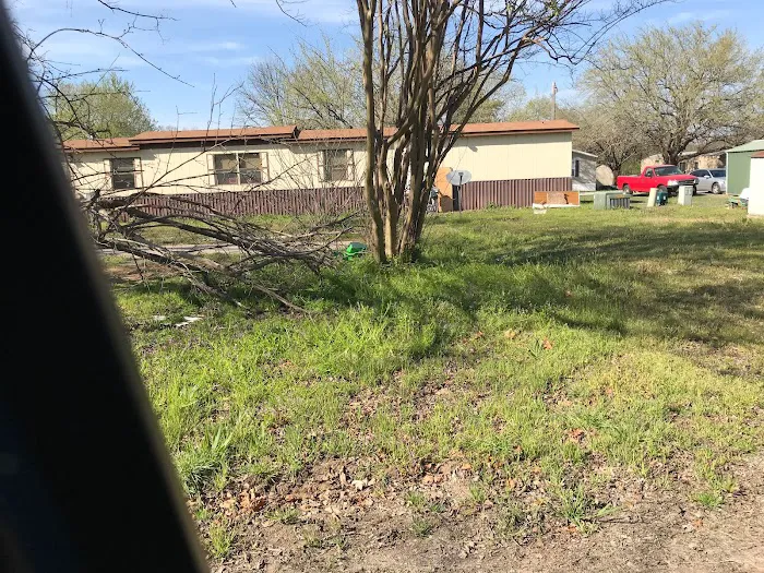 Plaza Mobile Homes Park Picture 3