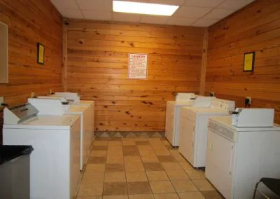 Ardmore Lakes RV Resort Picture 9