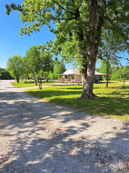 Sunset Pines RV Park Picture 9