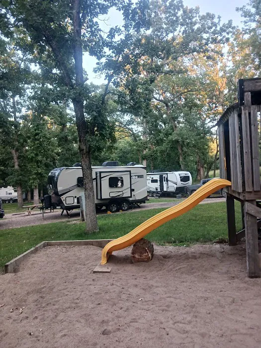 Oakwoods Trails Campground Picture 10