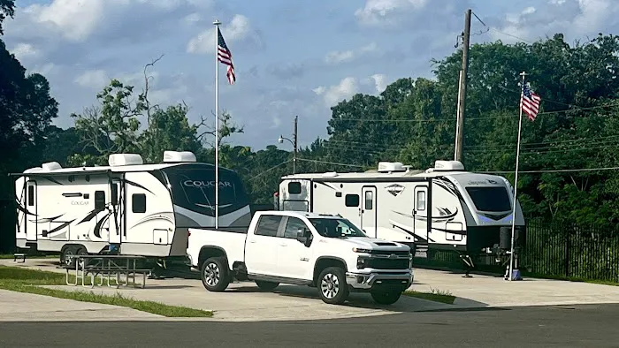 Finish Line RV Park Picture 5