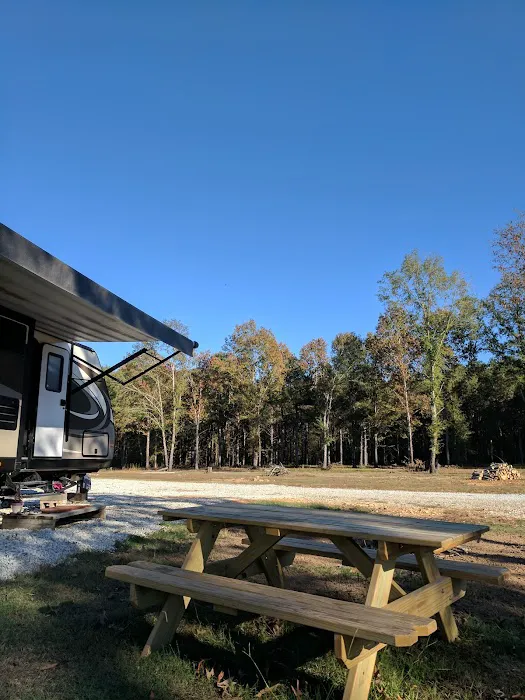 Golden's Riverside RV Park Picture 6