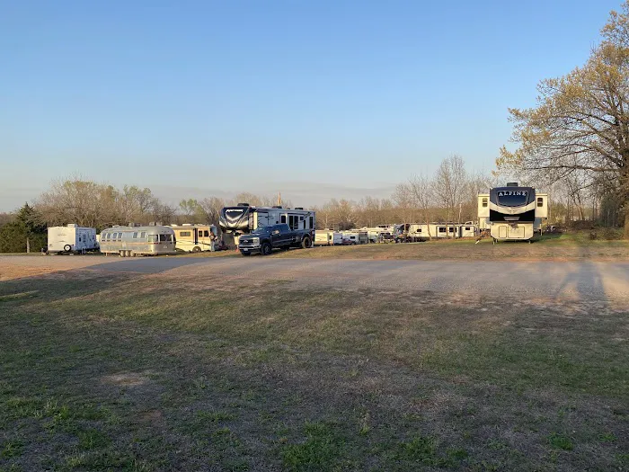 Shady Acres RV Park Picture 7