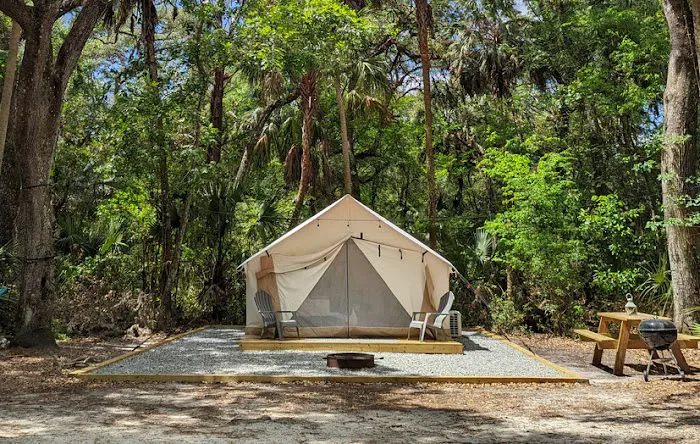 Timberline Glamping at Hillsborough River Picture 4