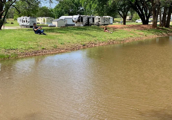 Taylor's RV Park Picture 9
