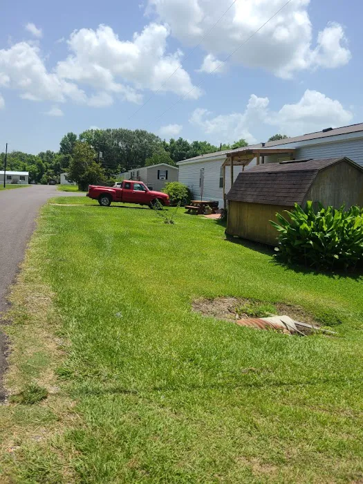 Twin Lakes Mobile Estates Picture 2