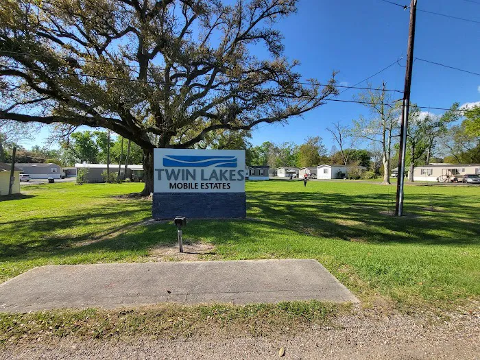 Twin Lakes Mobile Estates Picture 8