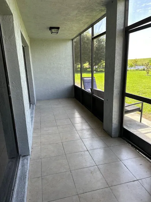 Lakeport Landing Apartments, RVs & Storage Picture 1