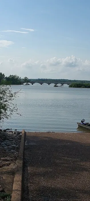Gum Landing Picture 3