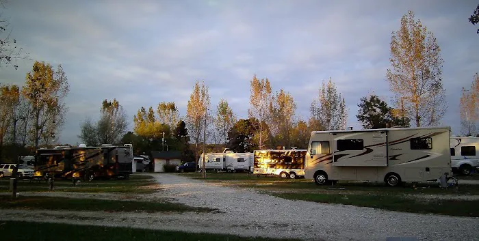 Lamplight Lane RV Resort at Glen Oaks Picture 5